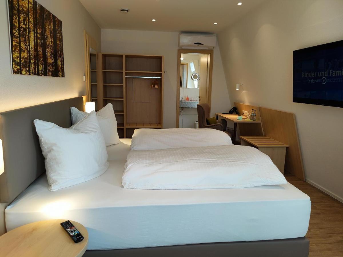 Süßen Hotel-Restaurant Und Gaestehaus Loewen מראה חיצוני תמונה