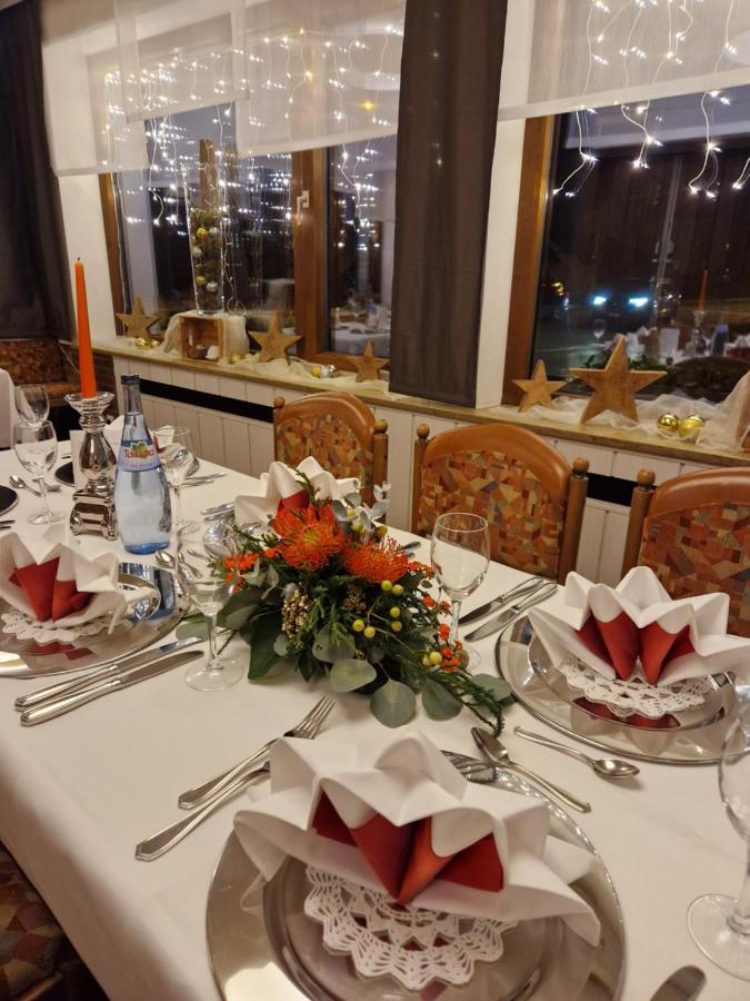 Süßen Hotel-Restaurant Und Gaestehaus Loewen מראה חיצוני תמונה