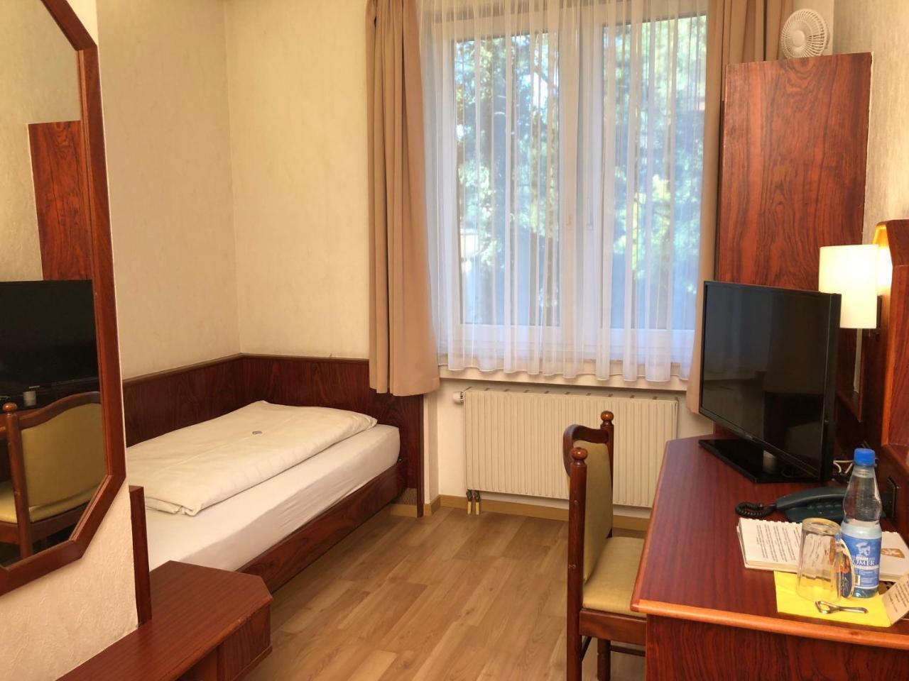 Süßen Hotel-Restaurant Und Gaestehaus Loewen מראה חיצוני תמונה