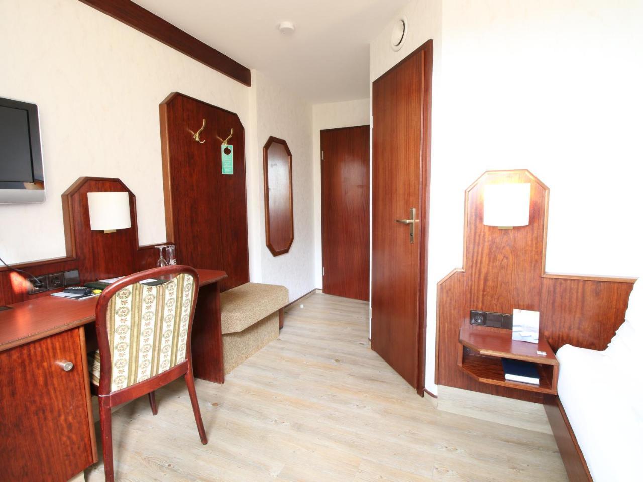 Süßen Hotel-Restaurant Und Gaestehaus Loewen מראה חיצוני תמונה