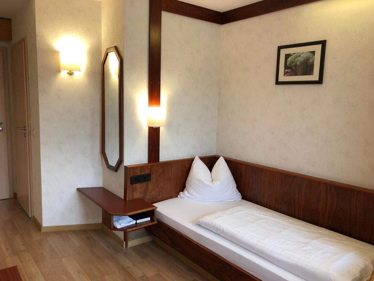 Süßen Hotel-Restaurant Und Gaestehaus Loewen מראה חיצוני תמונה