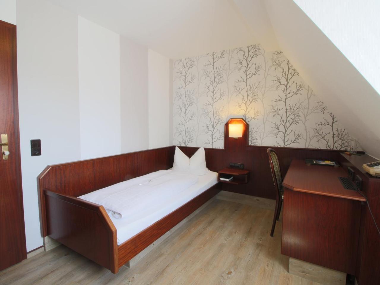 Süßen Hotel-Restaurant Und Gaestehaus Loewen מראה חיצוני תמונה