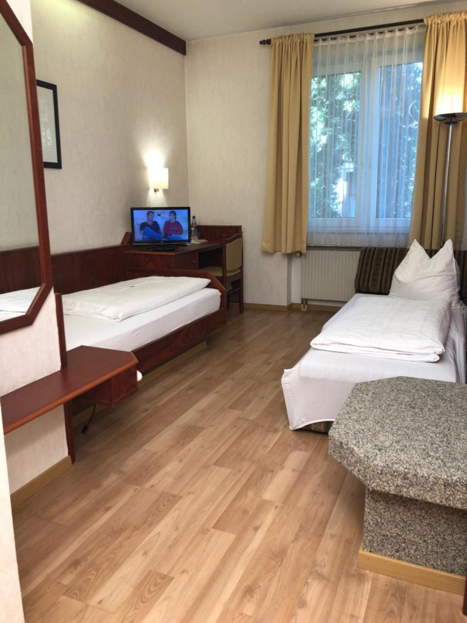 Süßen Hotel-Restaurant Und Gaestehaus Loewen מראה חיצוני תמונה