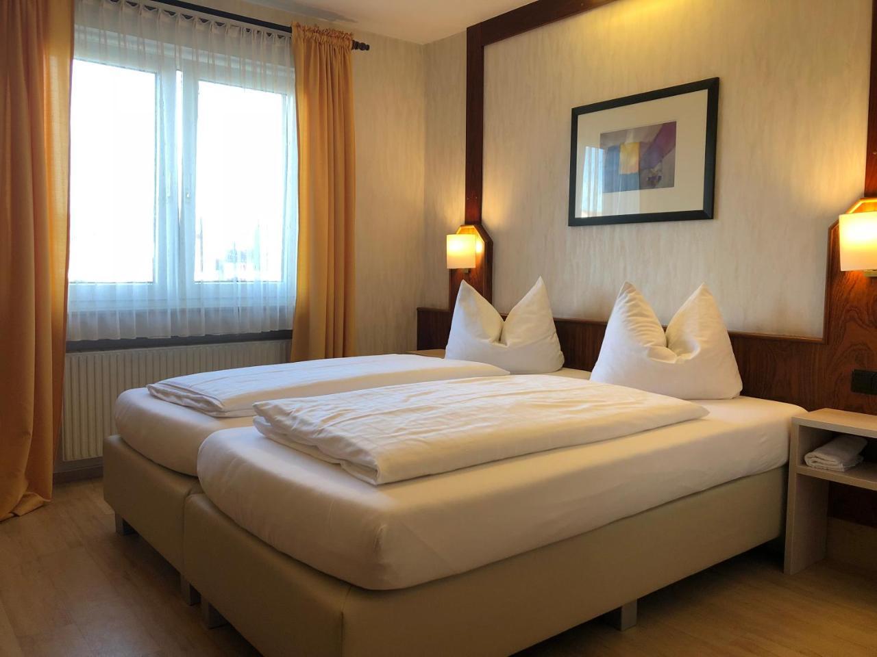 Süßen Hotel-Restaurant Und Gaestehaus Loewen מראה חיצוני תמונה