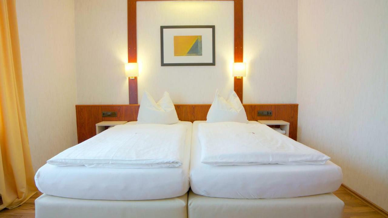 Süßen Hotel-Restaurant Und Gaestehaus Loewen מראה חיצוני תמונה